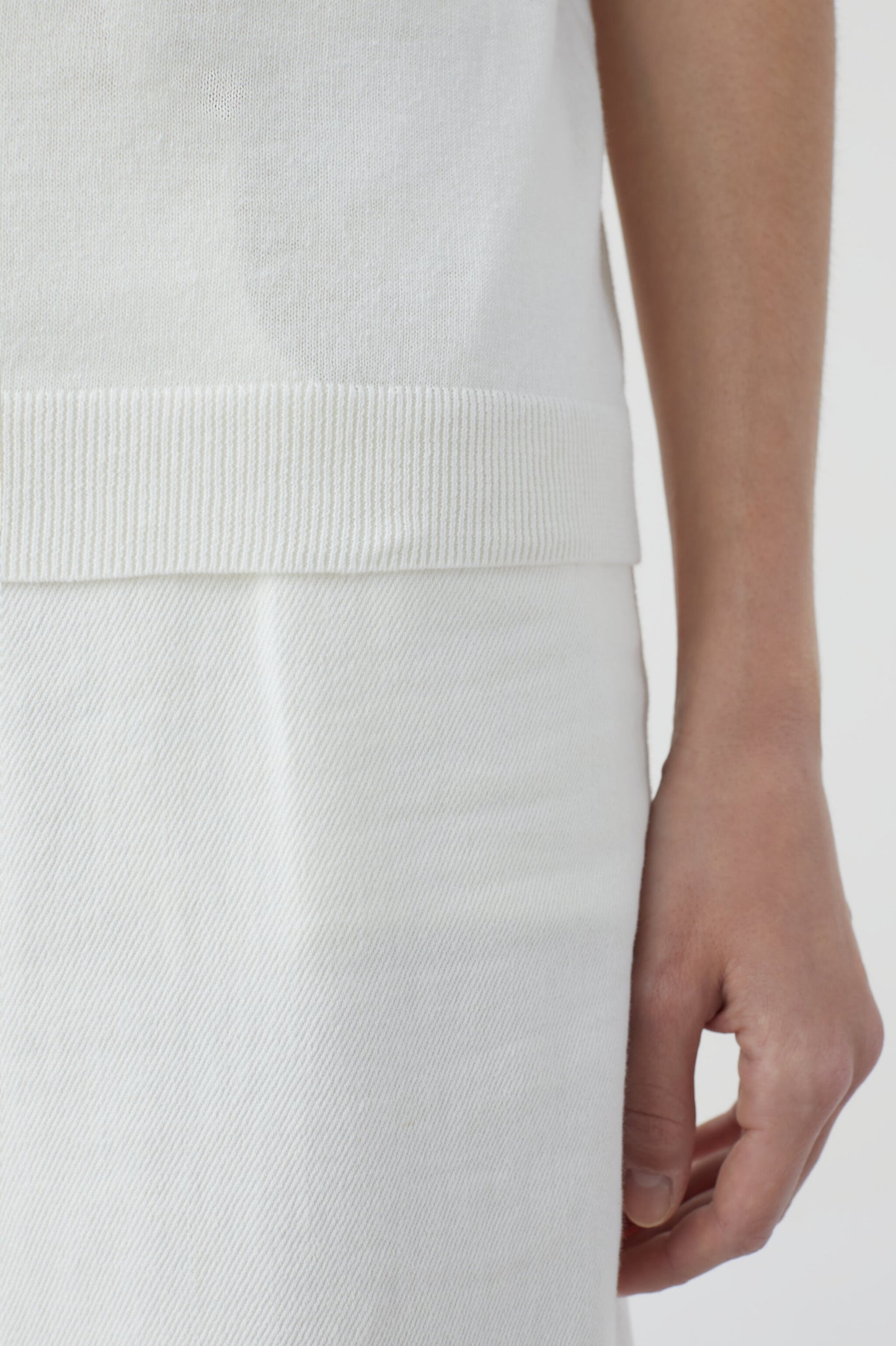 white crew neck short sleeve