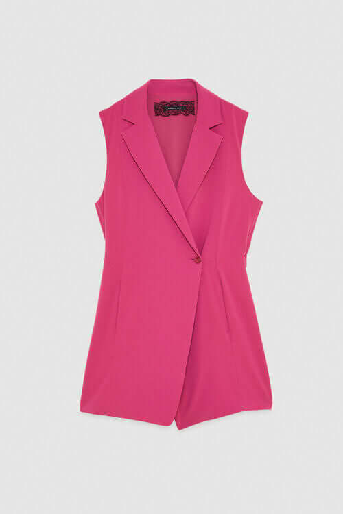 Coat dress-style playsuit in sable crepe fabric. The lapels and overlapping fastening define an essential fit, while the cut-out creates a surprisingly cool detail.