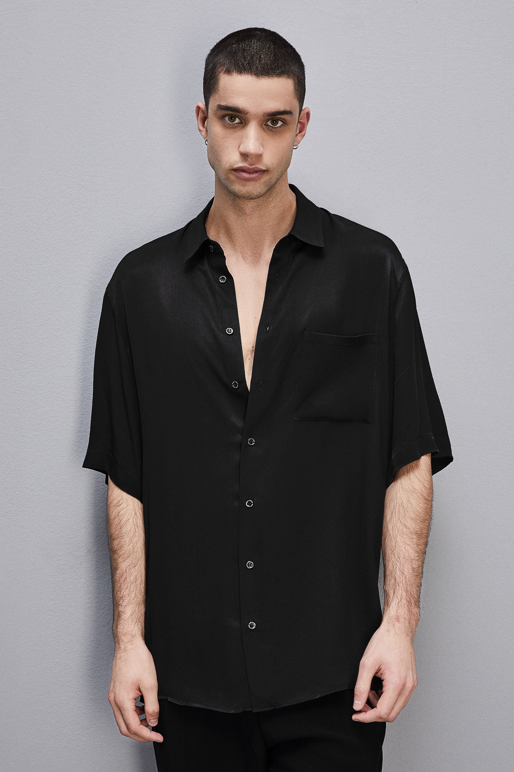 Short sleeve shirt in viscose twill in Black