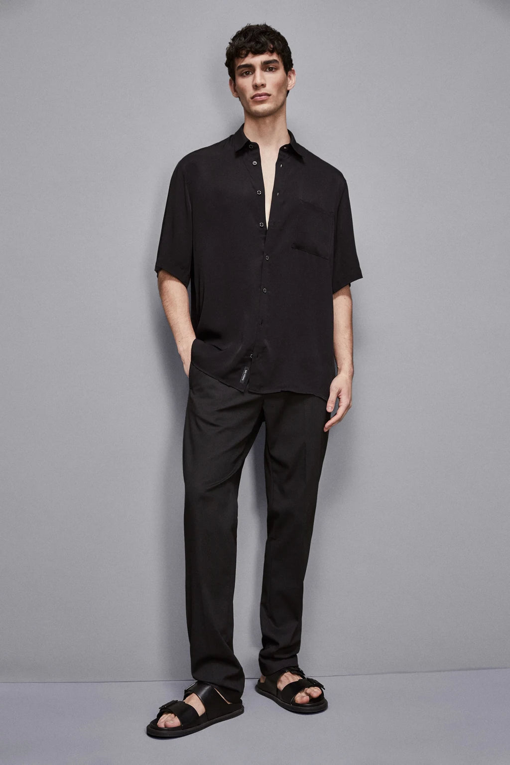 Short sleeve shirt in viscose twill in Black