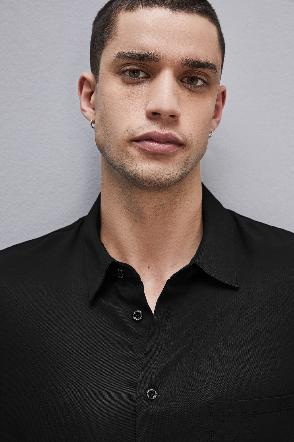 Short sleeve shirt in viscose twill in Black