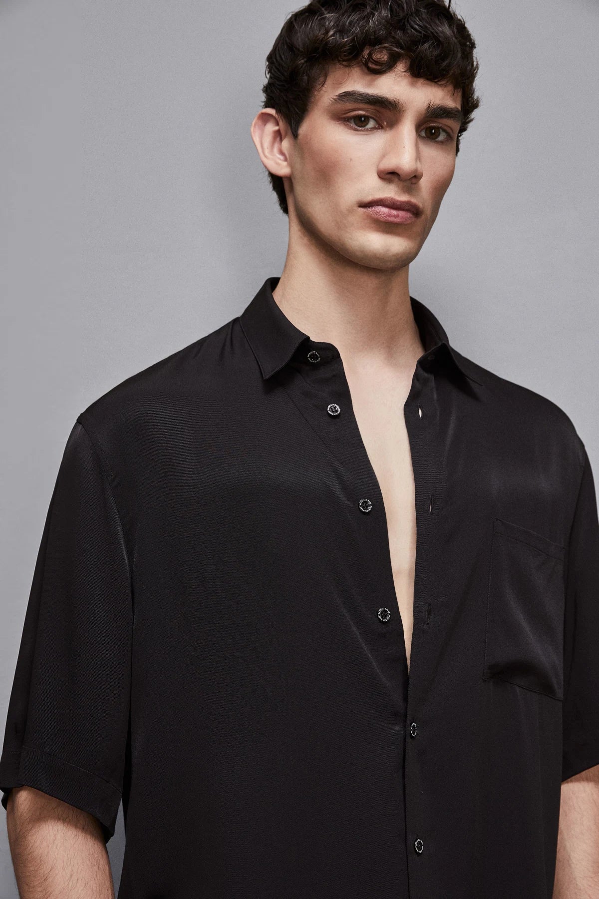 Short sleeve shirt in viscose twill in Black