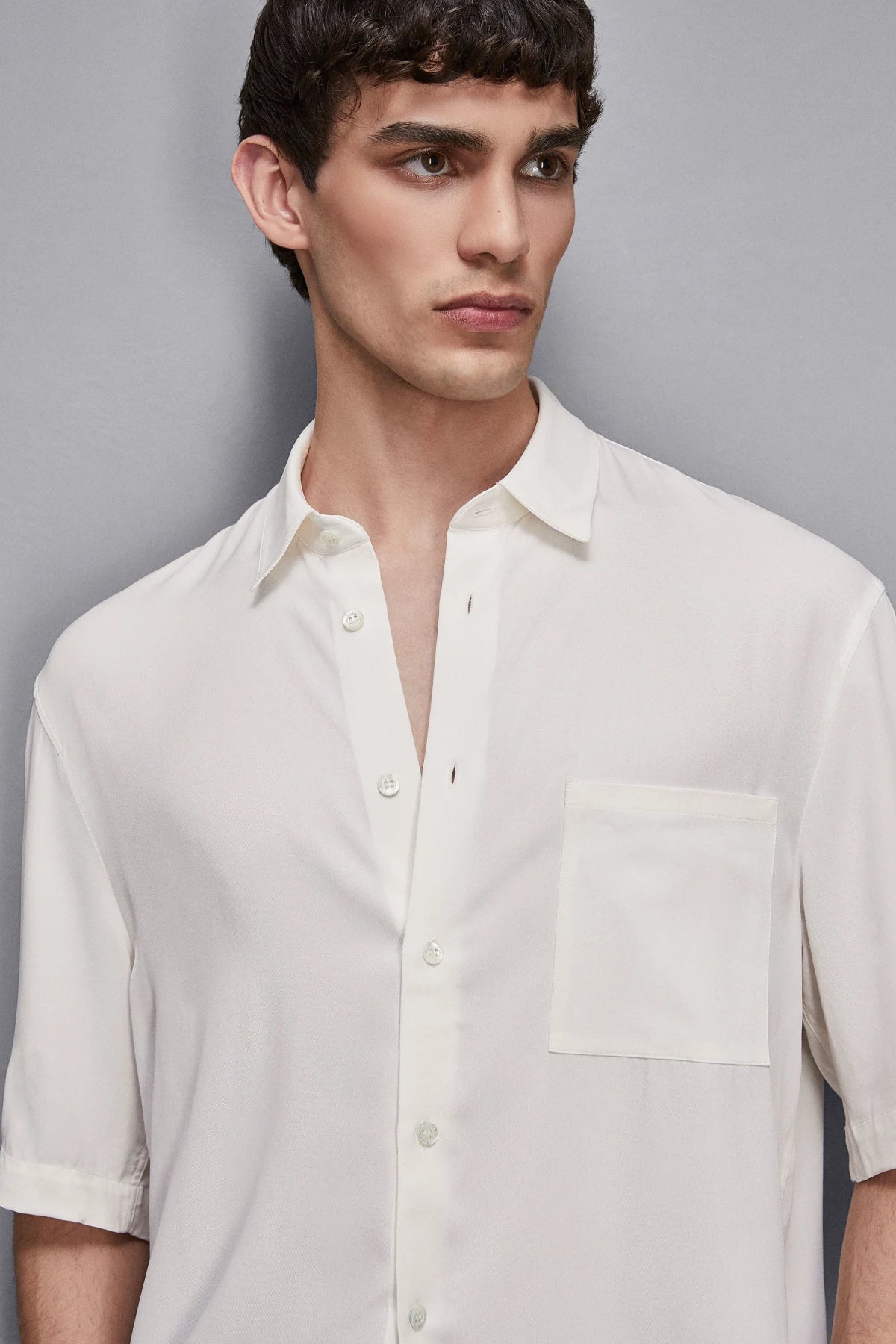 Short sleeve shirt in viscose twill in Off white