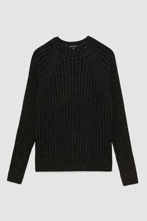 Long-sleeved ribbed sweater