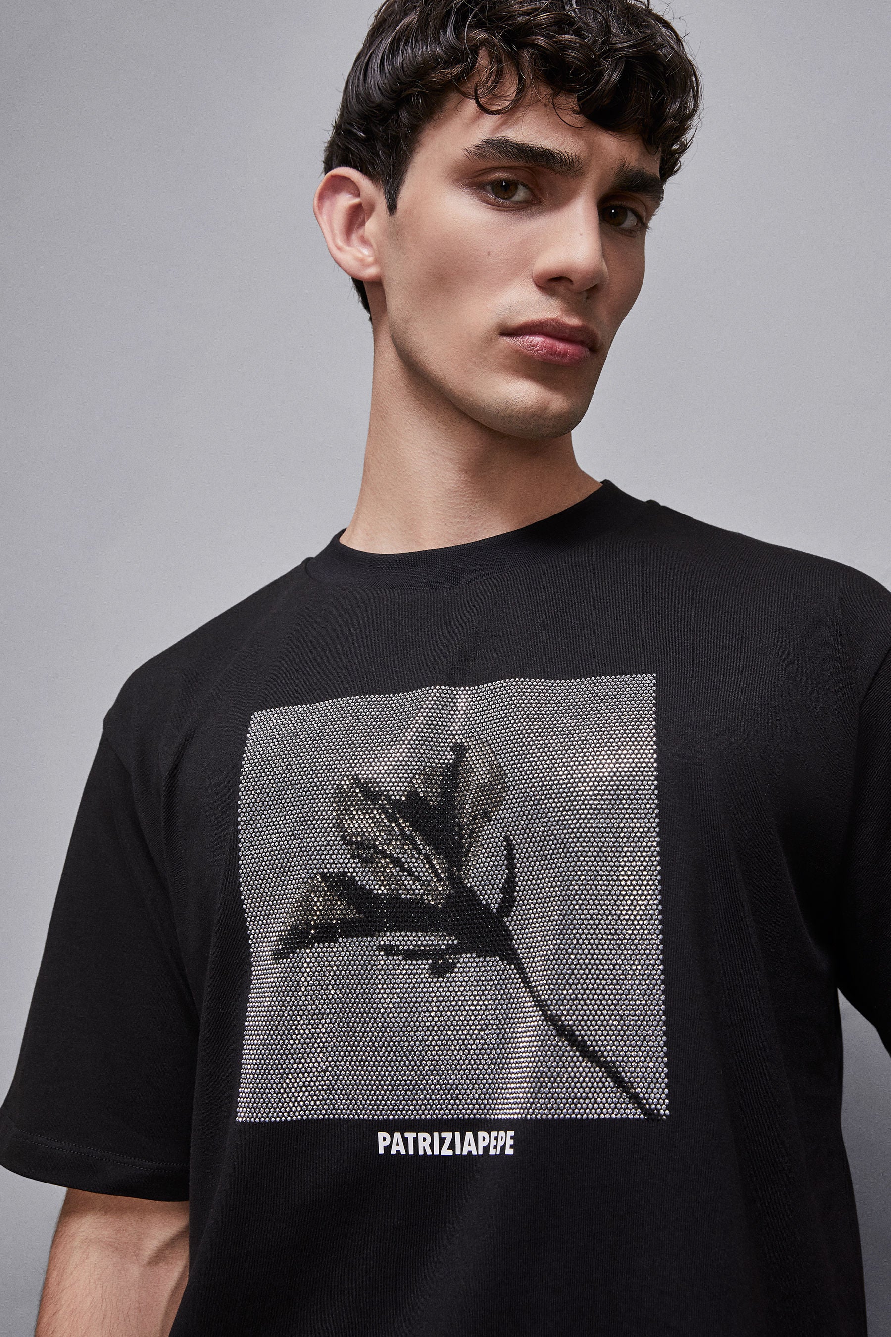 T-SHIRT Nero with studs appliqué by Patrizia Pepe