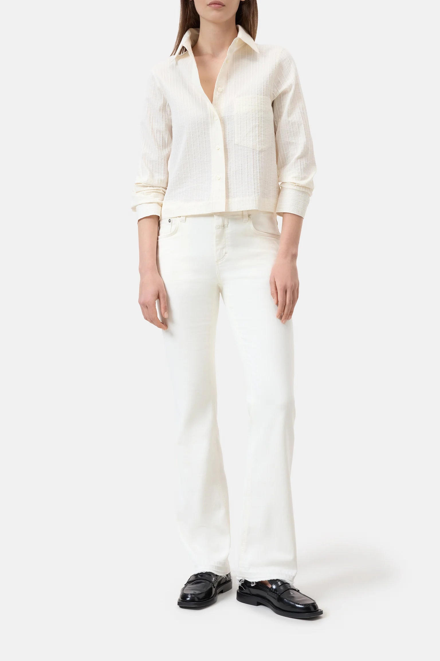 Cropped shirt made of cotton