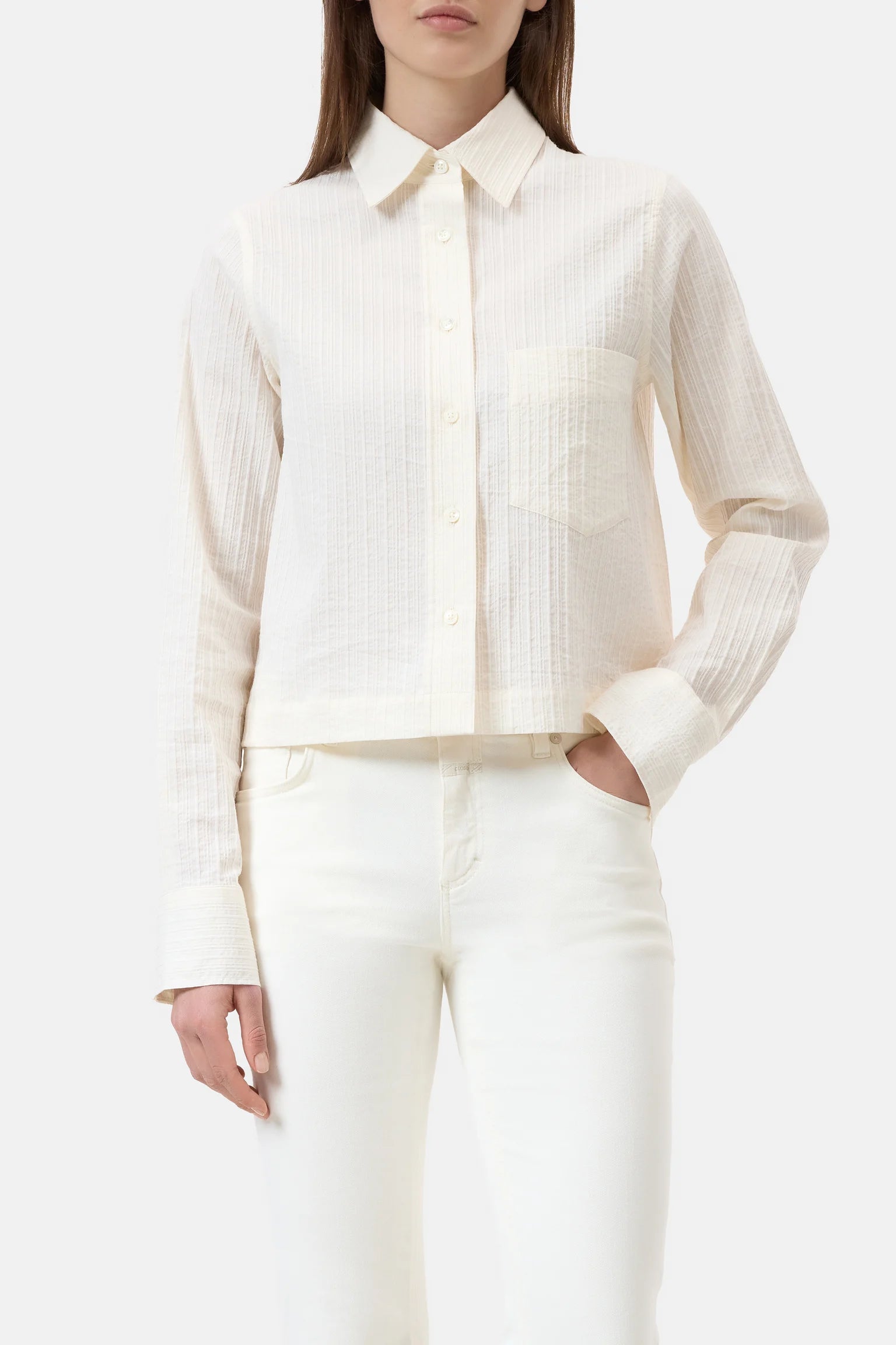 Cropped shirt made of cotton