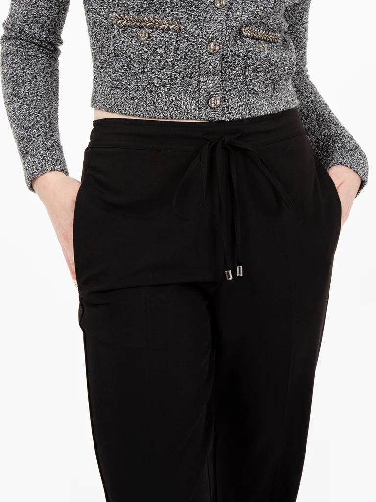 BLACK Essential viscose medium waisted pants