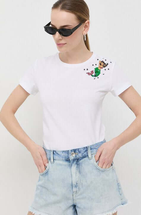 This PATRIZIA PEPE pure cotton jersey T-shirt is customized at the front. Round neckline, slim fit and short sleeves.