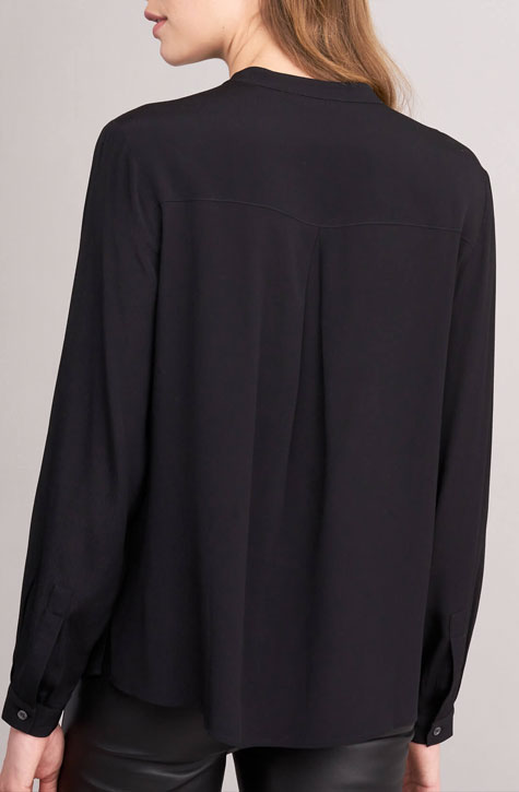Black blouse | glitter detail | viscose. Repeat Cashmere Women’s clothing at our digital Boutique Affairedefemmes.net