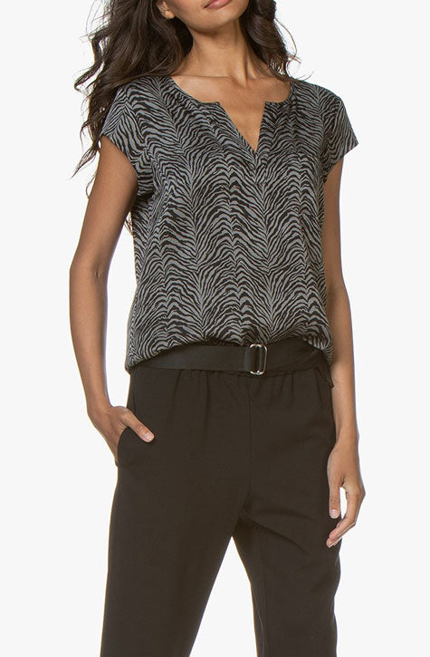silk Blouse | v-neck | Zebra print . Repeat Cashmere Women’s clothing at our digital Boutique Affairedefemmes.net