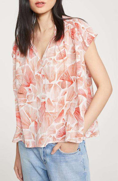 Light and fresh is all we need in summer ! and this top gives you BOTH! CLOSED Women's Top OLIVE | Local Same-day-Delivery, International Shipping & Easy Returns.| Affairedefemmes.net