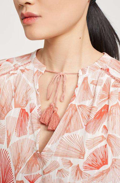 Light and fresh is all we need in summer ! and this top gives you BOTH! CLOSED Women's Top OLIVE | Local Same-day-Delivery, International Shipping & Easy Returns.| Affairedefemmes.net