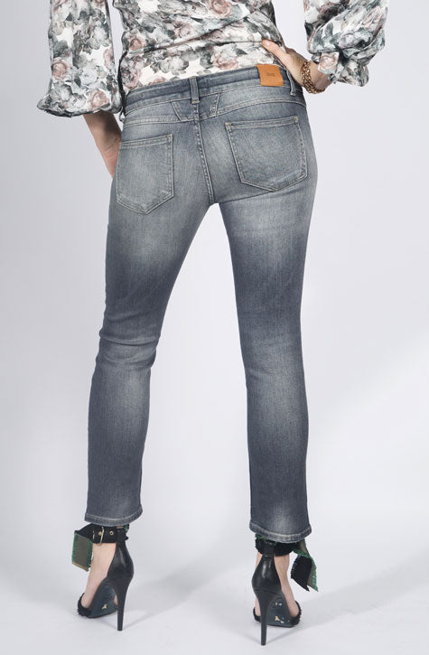 Love-worn skinny jeans from Closed with a modern cropped length and extra stretch.  Closed In-store Affairedefemmes.net