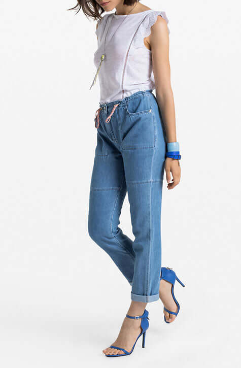 Light blue slim fit Jeans with drawstring belt waist. Patrizia Pepe available at our digital boutique Affairedefemmes.net