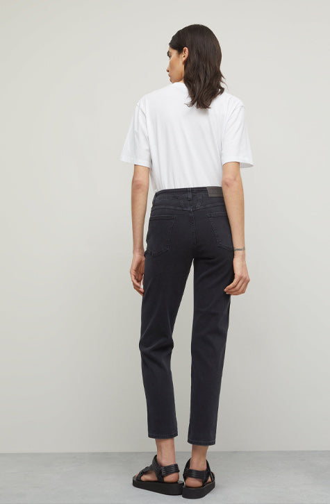 Black Pedal Pusher Jeans