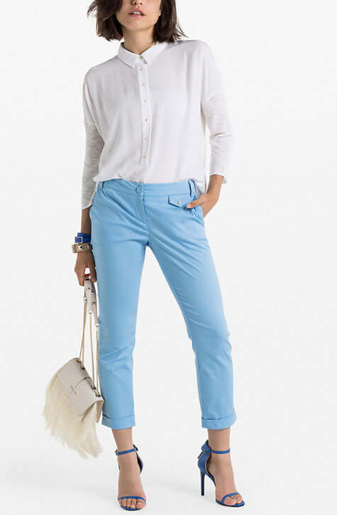 Women’s light Blue Pant with functional Pockets. Patrizia Pepe available at our digital boutique Affairedefemmes.net 