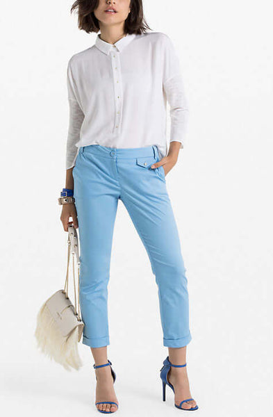 Women’s light Blue Pant with functional Pockets. Patrizia Pepe available at our digital boutique Affairedefemmes.net 