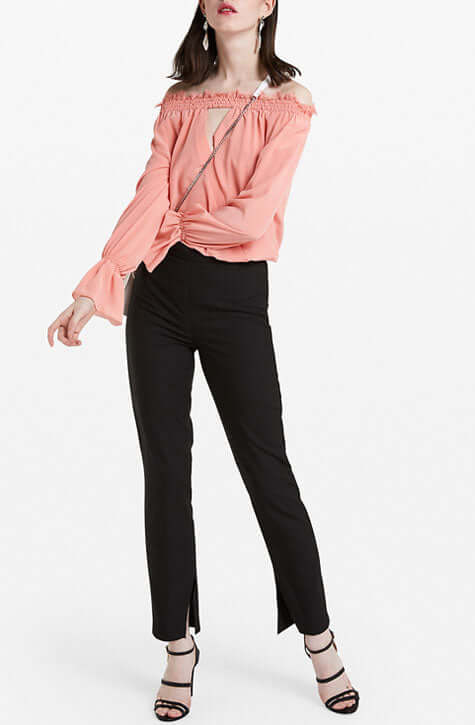 Black high waisted pant with invisible side sip. Perfect pants for professional work floor. Patrizia Pepe available at our digital Boutique Affairedefemmes.net